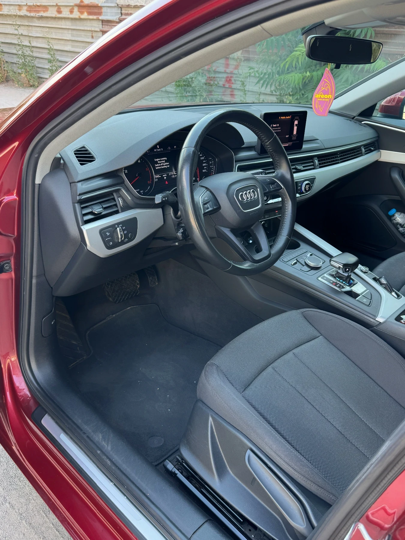 Audi A4 2.0TDI LED, снимка 8 - Автомобили и джипове - 55494054