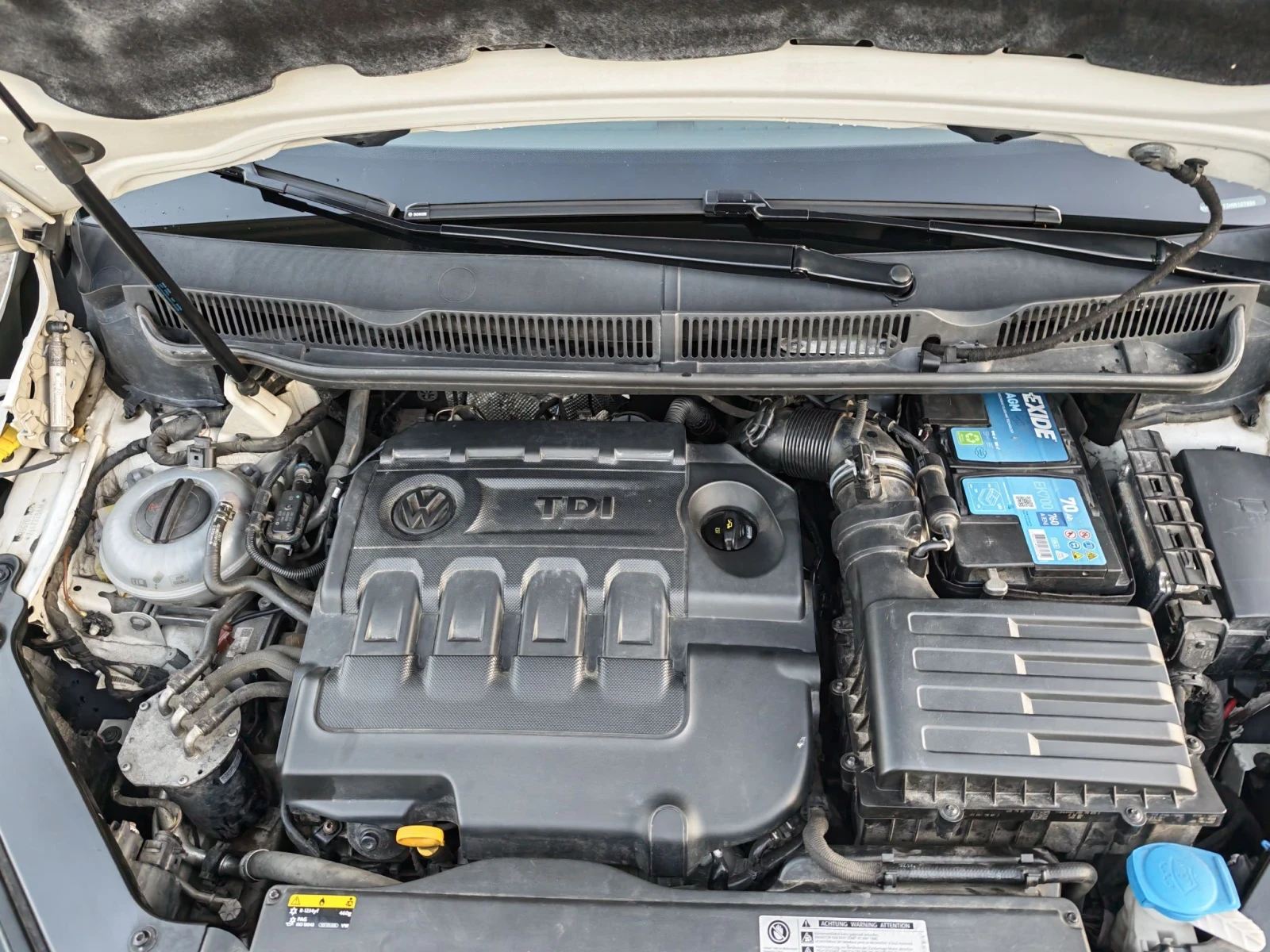 VW Touran 2.0 TDI (150 к.с.) DSG R-Line, FULL ЕКСТРИ, Пълн, снимка 12 - Автомобили и джипове - 55996491