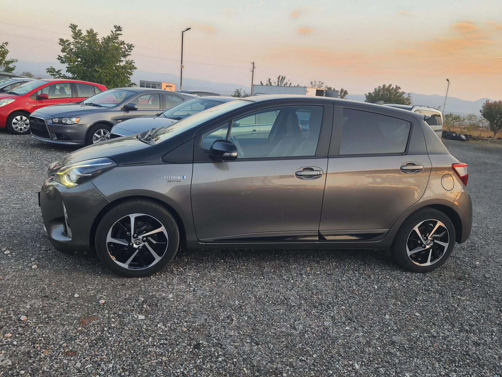 Toyota Yaris  Keyless Go, снимка 4 - Автомобили и джипове - 56606616