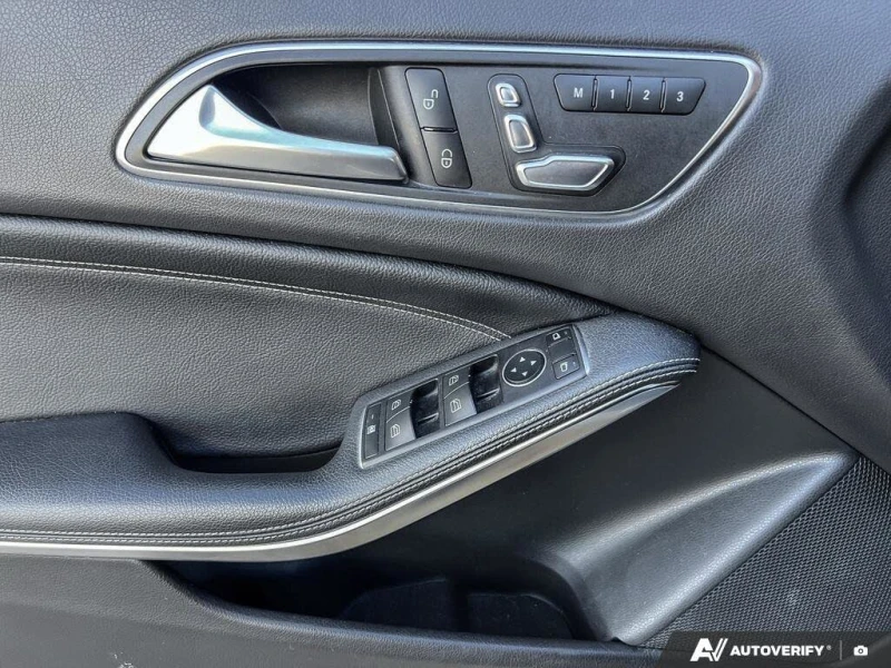 Mercedes-Benz GLA 250 4MATIC ПОДГРЕВ* CAM* CARPLAY* KEYLESS* , снимка 6 - Автомобили и джипове - 52838309