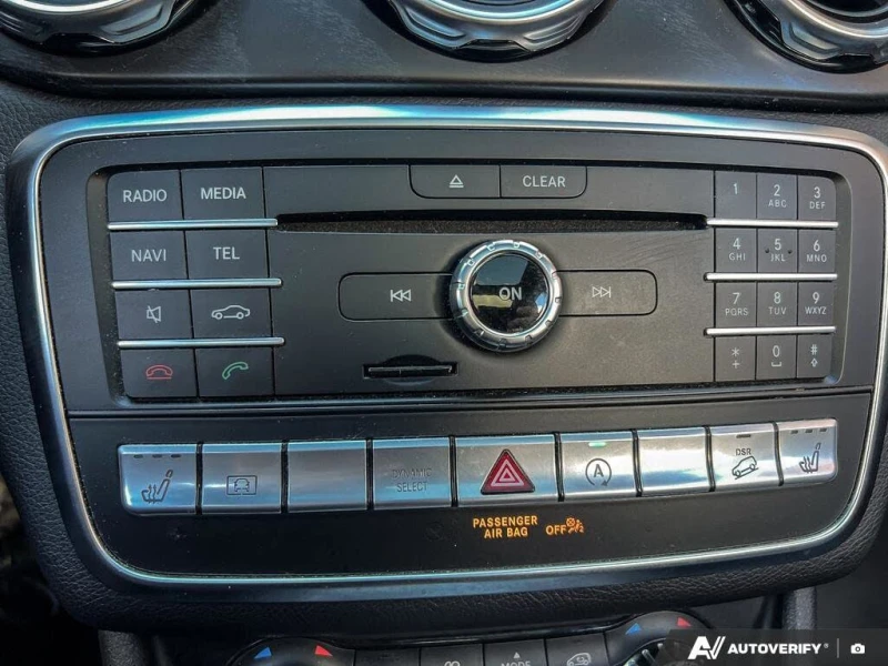 Mercedes-Benz GLA 250 4MATIC ПОДГРЕВ* CAM* CARPLAY* KEYLESS* , снимка 11 - Автомобили и джипове - 52838309