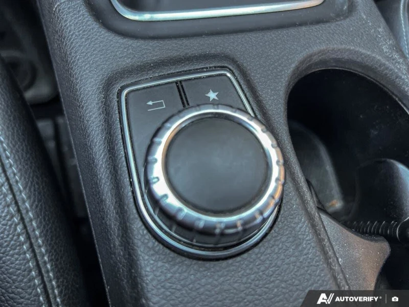 Mercedes-Benz GLA 250 4MATIC ПОДГРЕВ* CAM* CARPLAY* KEYLESS* , снимка 7 - Автомобили и джипове - 52838309