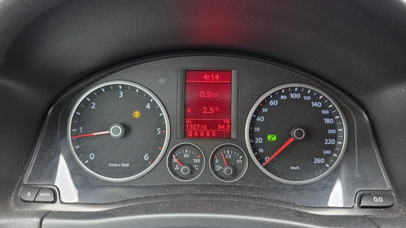 VW Tiguan 2.0TDI, снимка 10 - Автомобили и джипове - 53226021