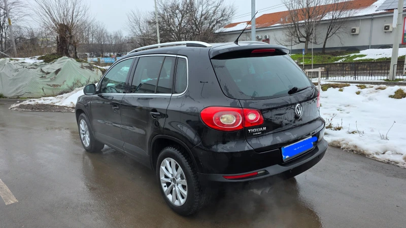 VW Tiguan 2.0TDI, снимка 2 - Автомобили и джипове - 53226021