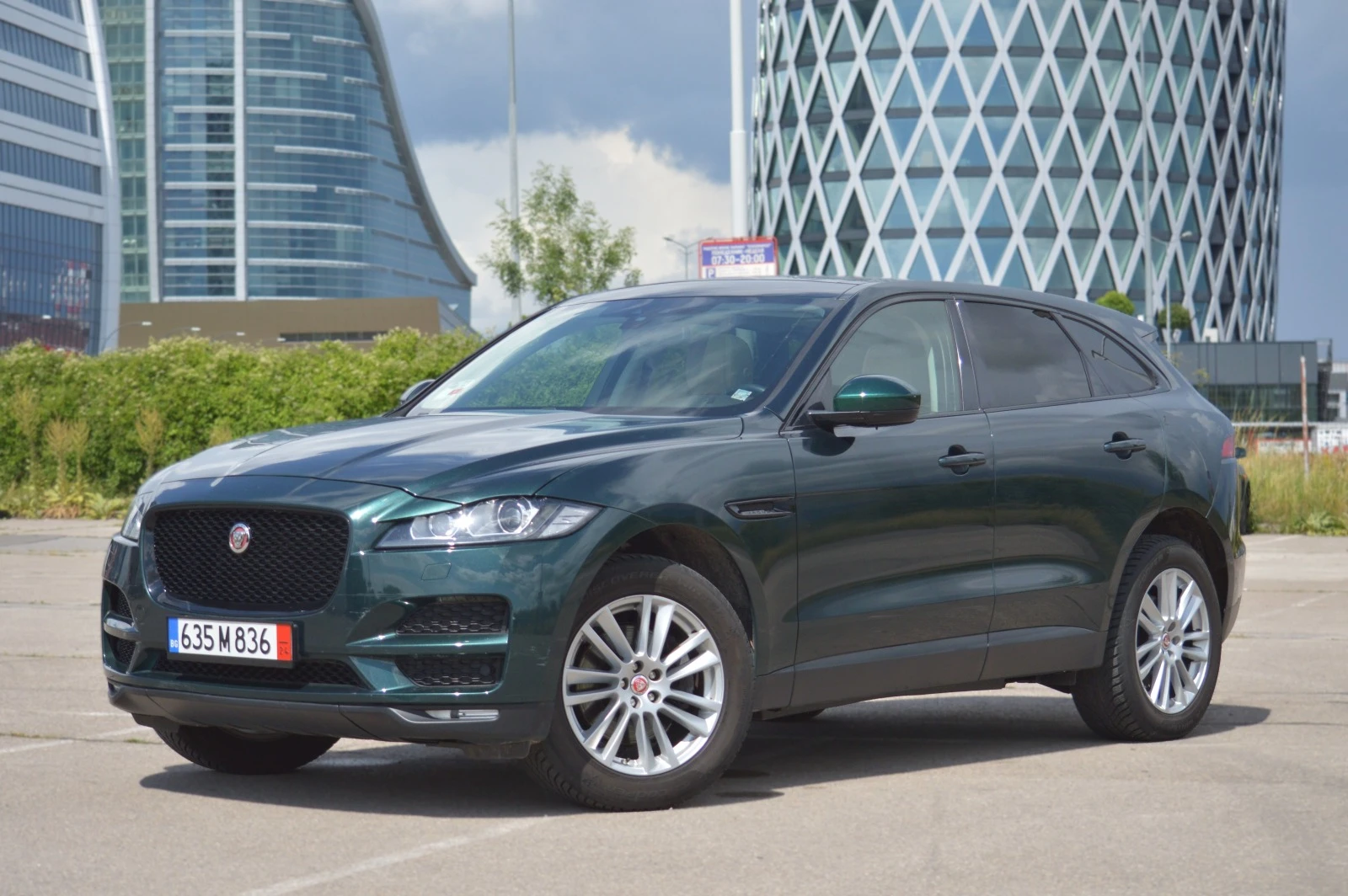 Jaguar F-PACE 3.0d PRESTIGE / PANORAMA / 4X4  - изображение 3