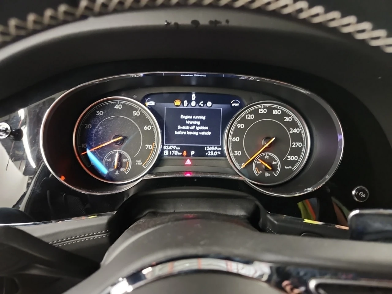 Bentley Bentayga * CARFAX * АВТО КРЕДИТ * ЦЕНА ДО БГ! - изображение 10