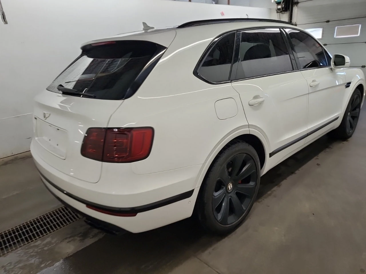 Bentley Bentayga * CARFAX * АВТО КРЕДИТ * ЦЕНА ДО БГ! - изображение 6