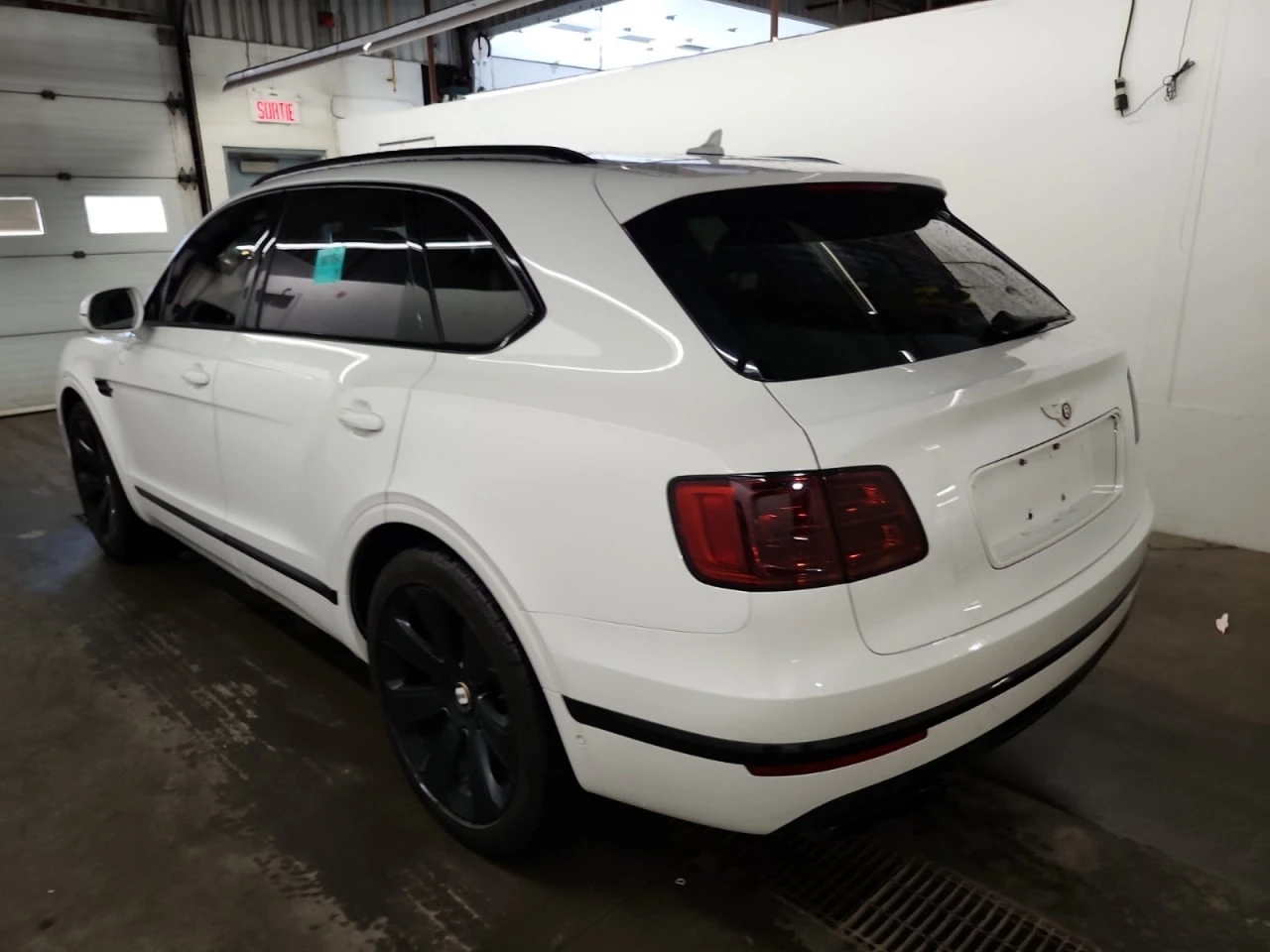 Bentley Bentayga * CARFAX * АВТО КРЕДИТ * ЦЕНА ДО БГ! - изображение 5