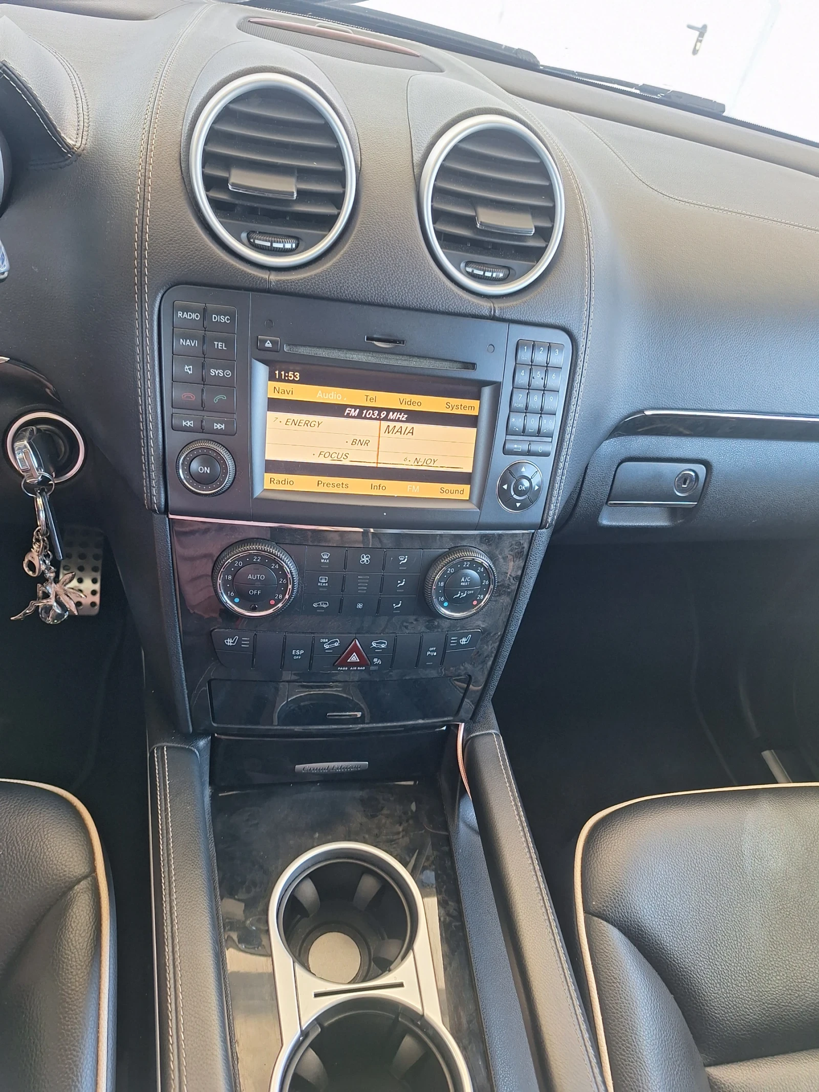 Mercedes-Benz ML 350  - изображение 8