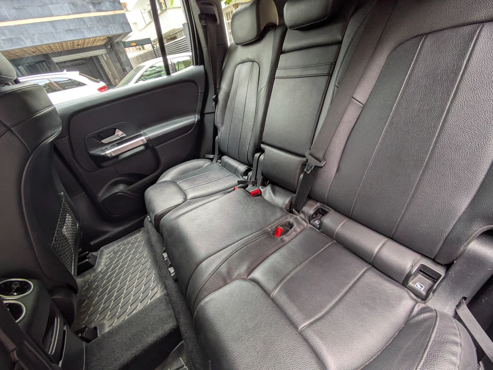 Mercedes-Benz GLB AMG - изображение 8