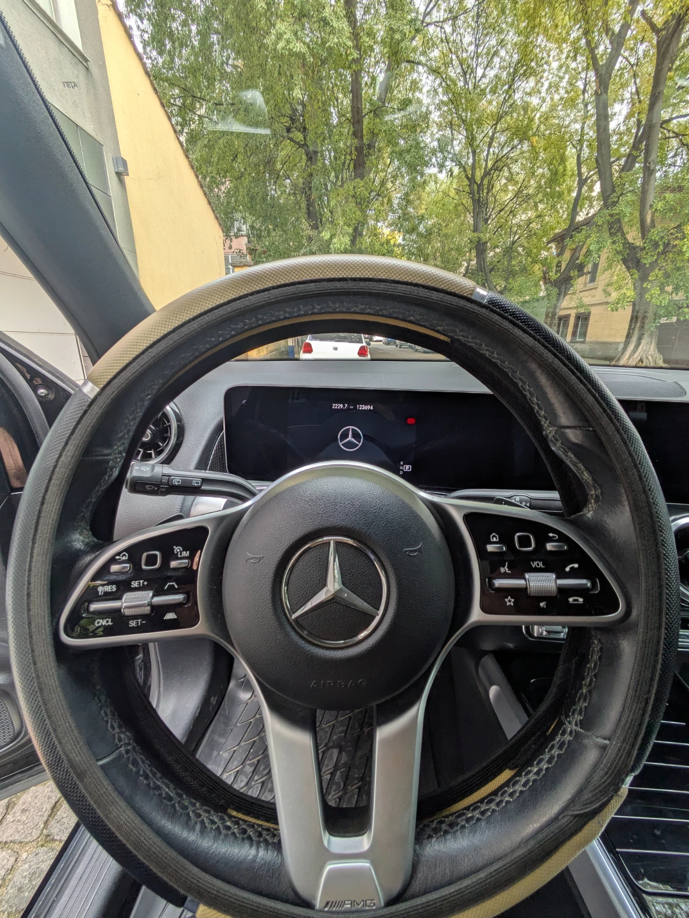 Mercedes-Benz GLB AMG - изображение 4