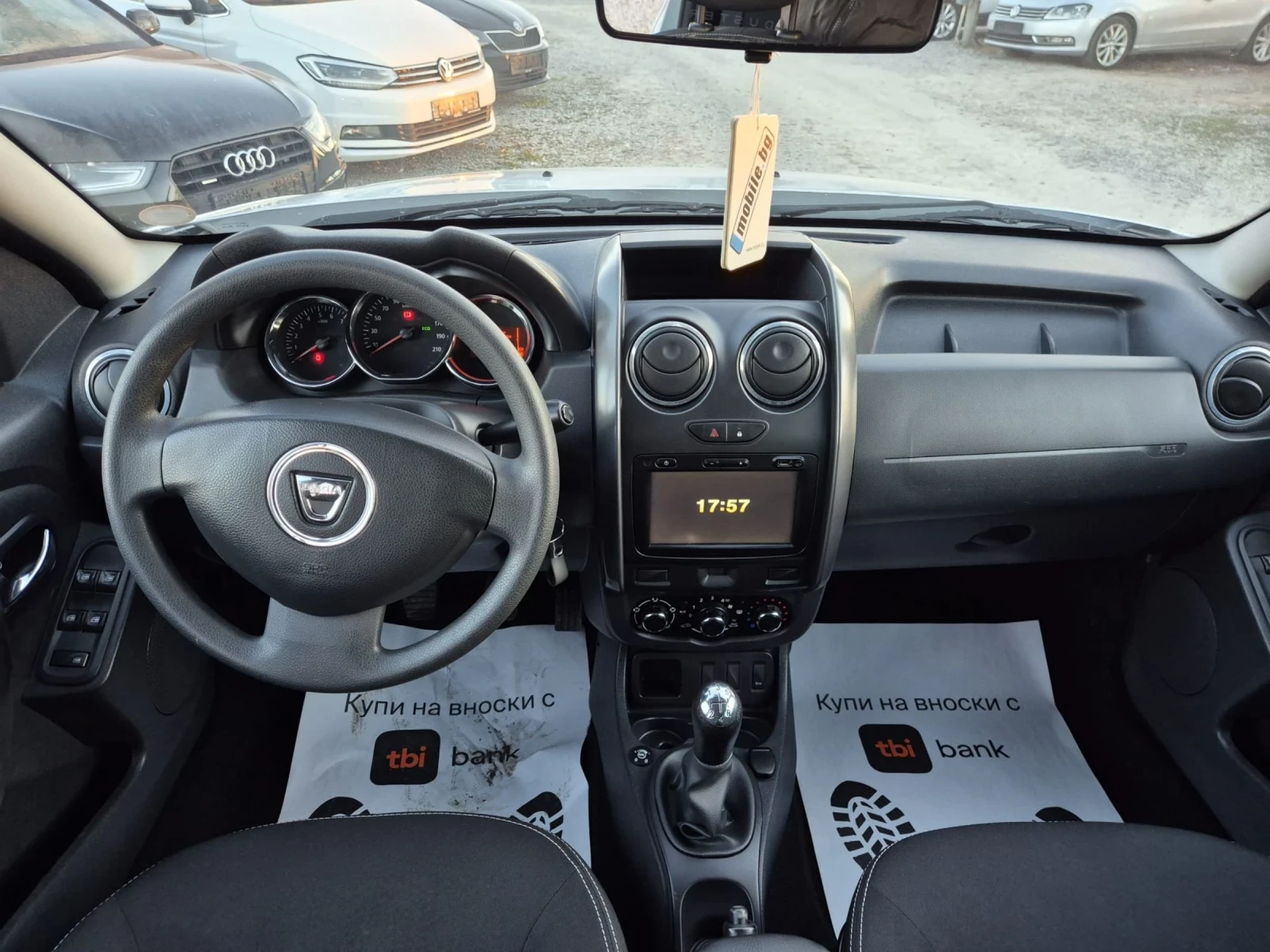 Dacia Duster 1.6i-АГУ-Navi, снимка 8 - Автомобили и джипове - 53772469