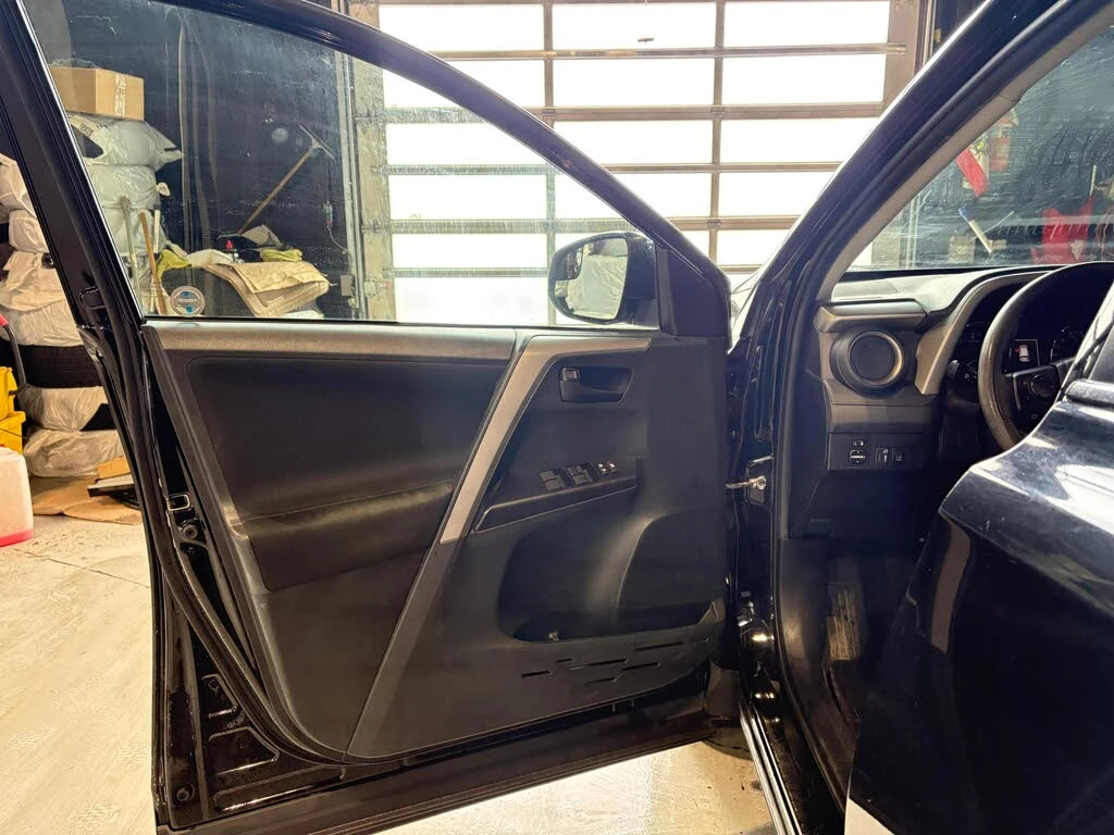 Toyota Rav4 LE, снимка 12 - Автомобили и джипове - 54711841