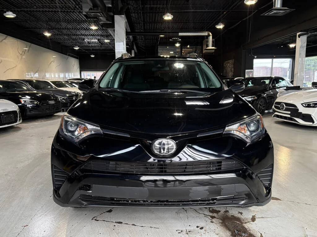 Toyota Rav4 LE, снимка 3 - Автомобили и джипове - 54711841