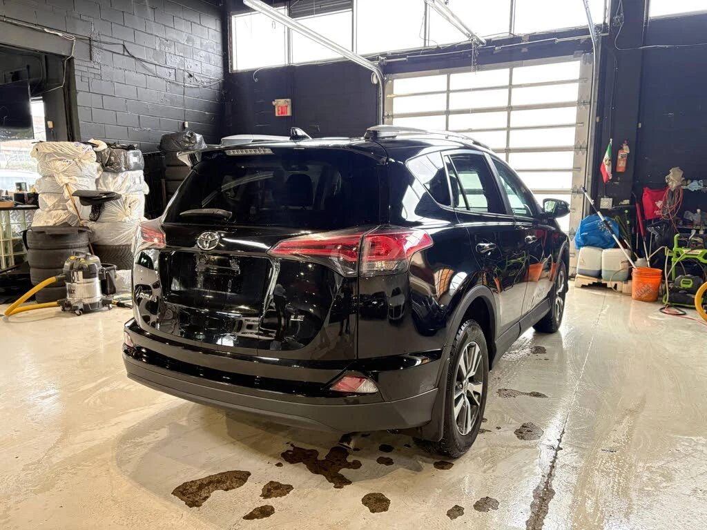 Toyota Rav4 LE, снимка 7 - Автомобили и джипове - 54711841