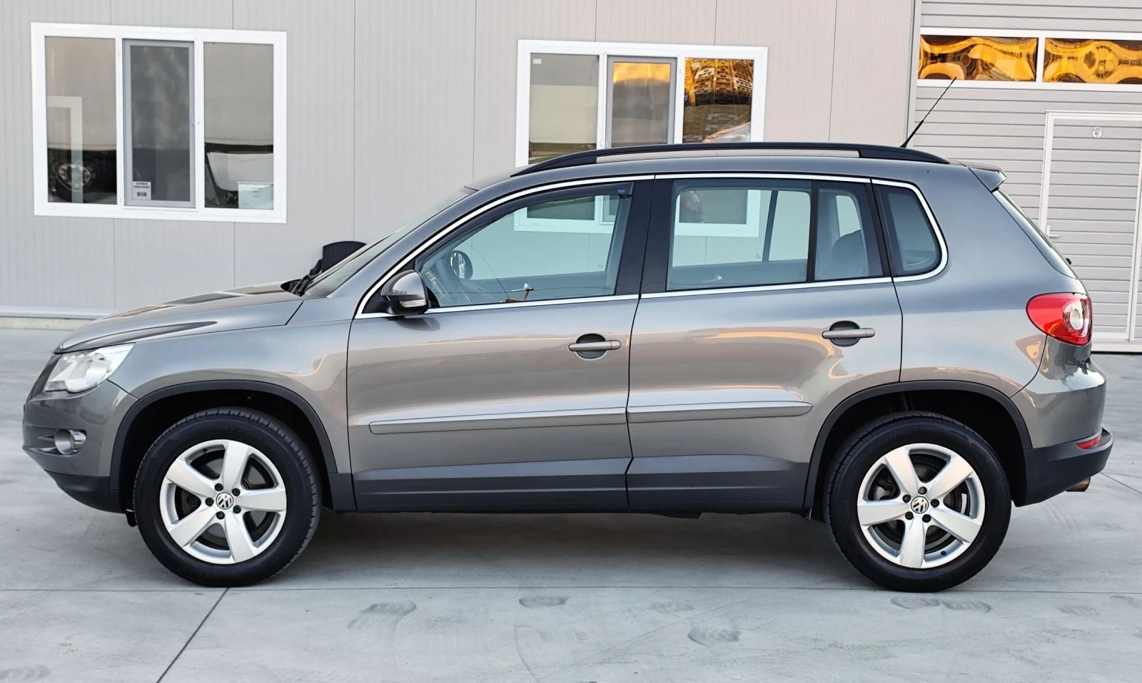 VW Tiguan 2.0TDI-4-MOTION-NAVI-������-OFF-ROAD | Mobile.bg � ����������� 4