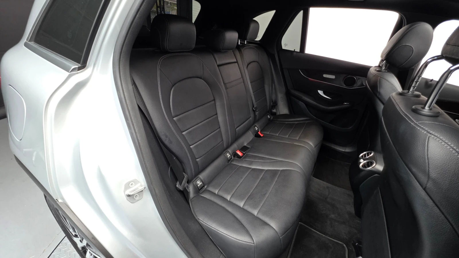 Mercedes-Benz GLC 300 4MATIC, снимка 10 - Автомобили и джипове - 55466486
