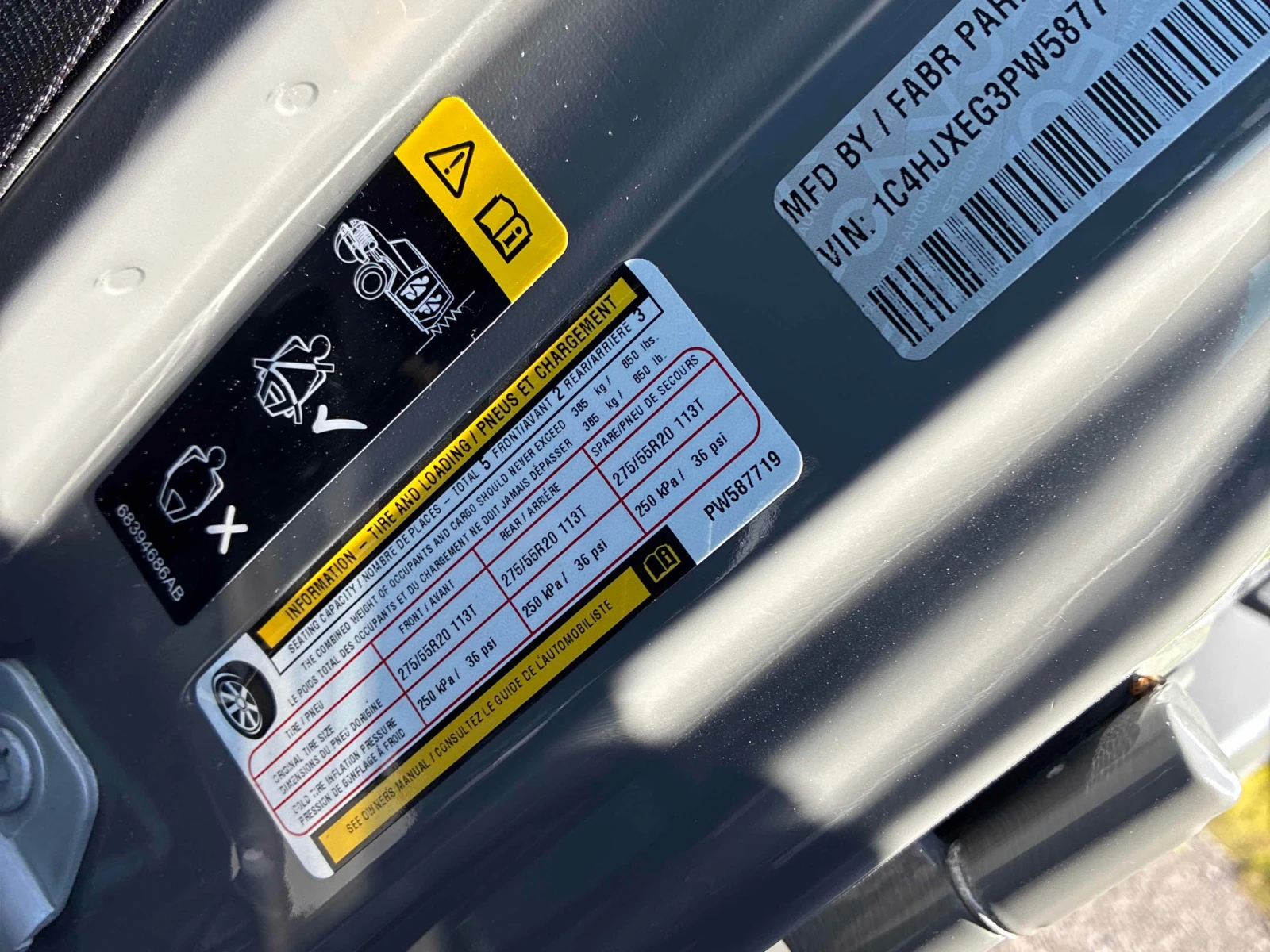 Jeep Wrangler * High Altitude * CARFAX * ЦЕНА ДО БГ, снимка 11 - Автомобили и джипове - 56061645