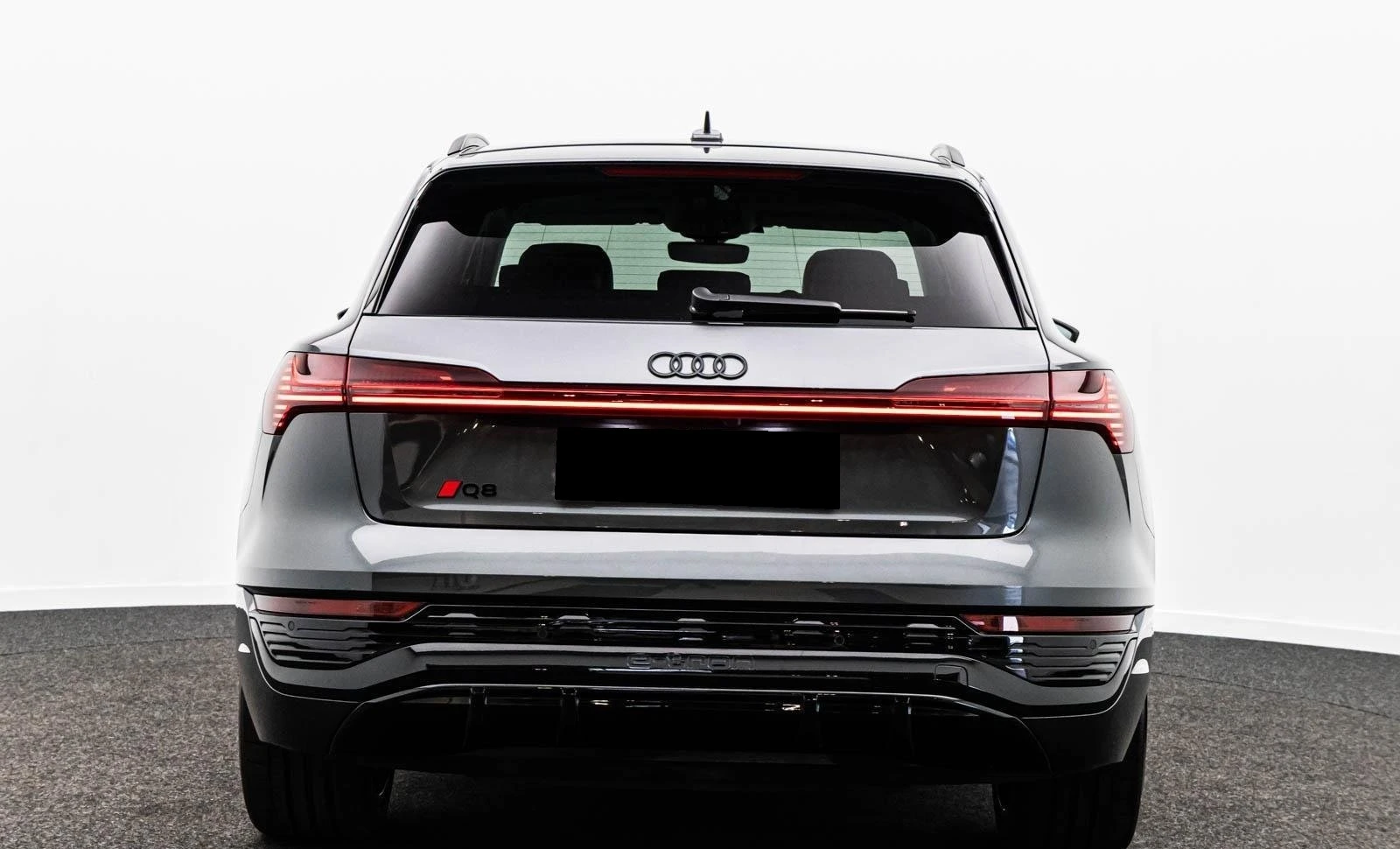 Audi Q8 E-TRON 55 / S-LINE / B&O / 360/ HUD/ PANO/ MATRIX/, снимка 5 - Автомобили и джипове - 56091792