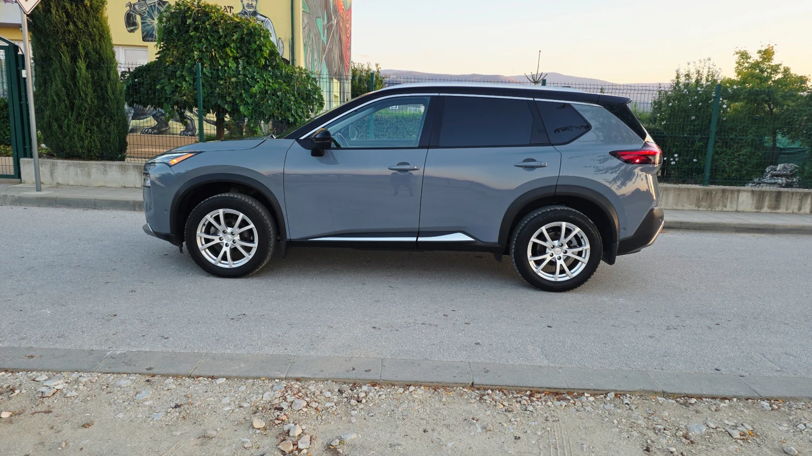 Nissan Rogue Nissan Rogue 2.5 PLATINUM DISTRONIK Хедъп 360, снимка 10 - Автомобили и джипове - 56107633