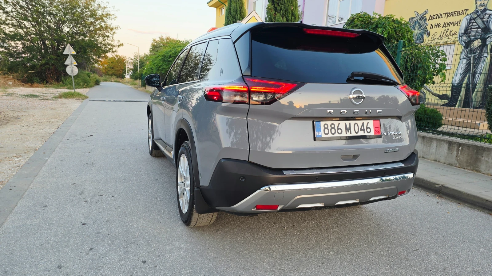 Nissan Rogue Nissan Rogue 2.5 PLATINUM DISTRONIK Хедъп 360, снимка 8 - Автомобили и джипове - 56107633