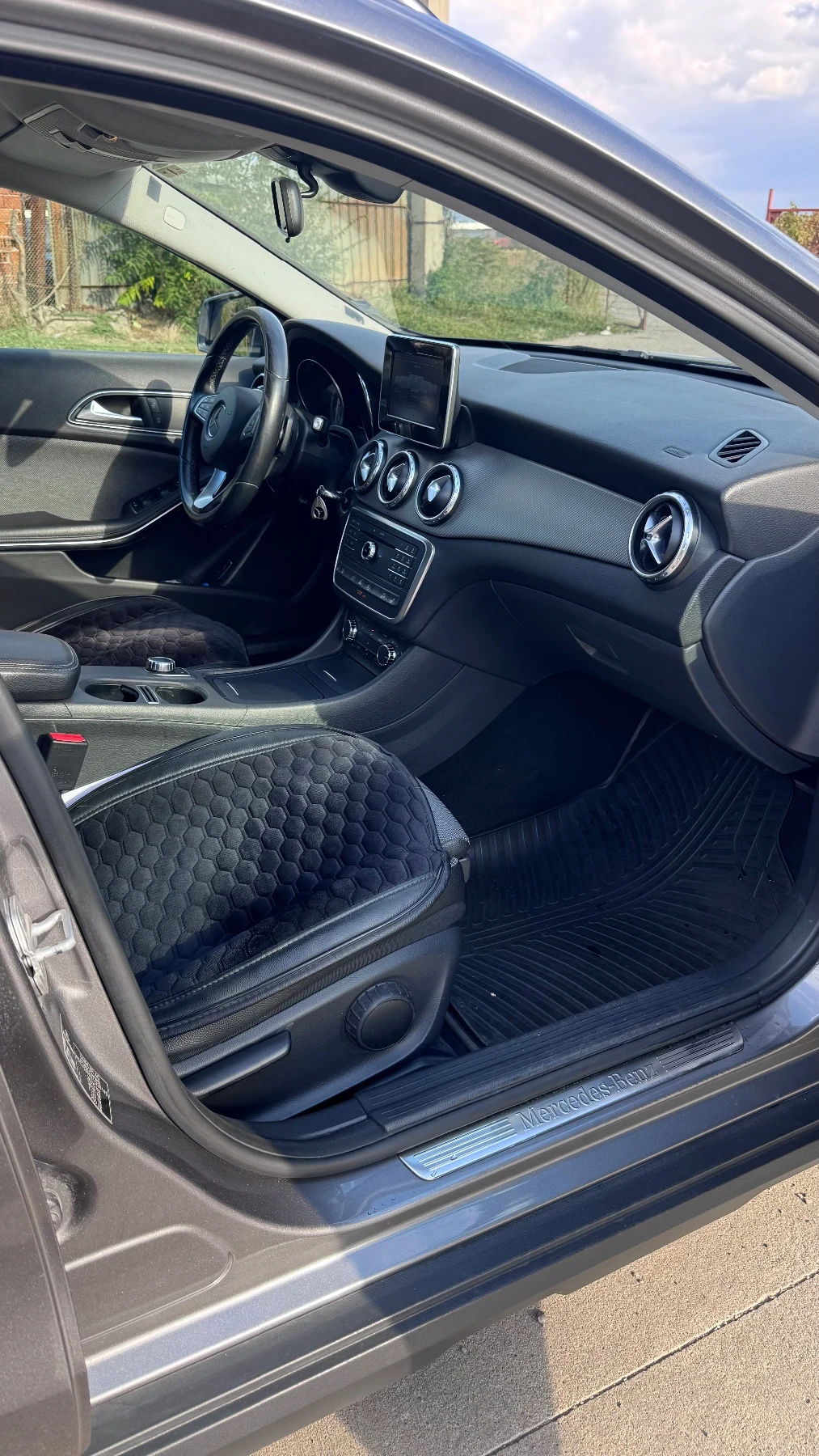 Mercedes-Benz GLA 250, снимка 5 - Автомобили и джипове - 56608038