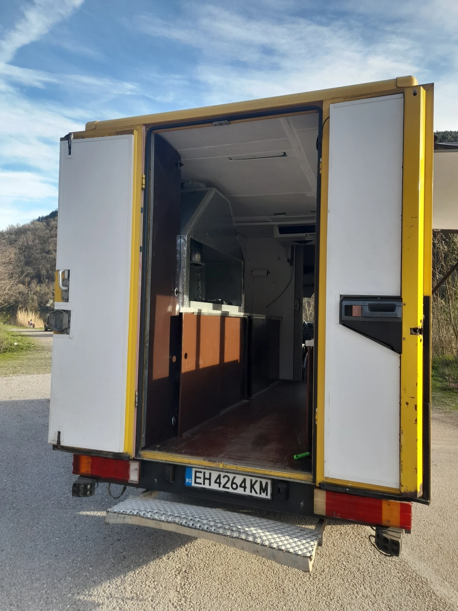 Mercedes-Benz 208, снимка 4 - Бусове и автобуси - 54491794