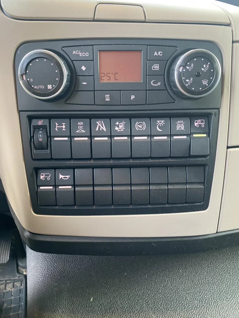 Man Tgl 8.220 РАБОТЕЩ, НАПЪЛНО ОБСЛУЖЕН ТОП, снимка 5 - Камиони - 53053692