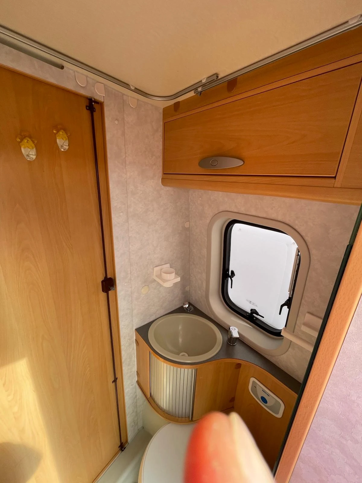 Кемпер Adria 4twin, снимка 7 - Каравани и кемпери - 54175694