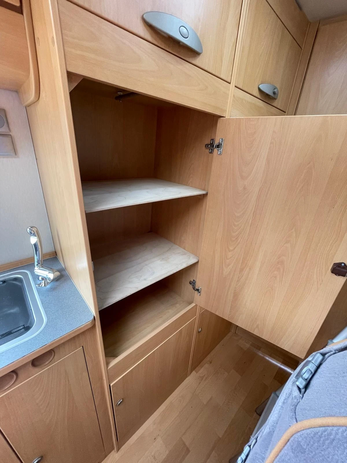 Кемпер Adria 4twin, снимка 10 - Каравани и кемпери - 54175694