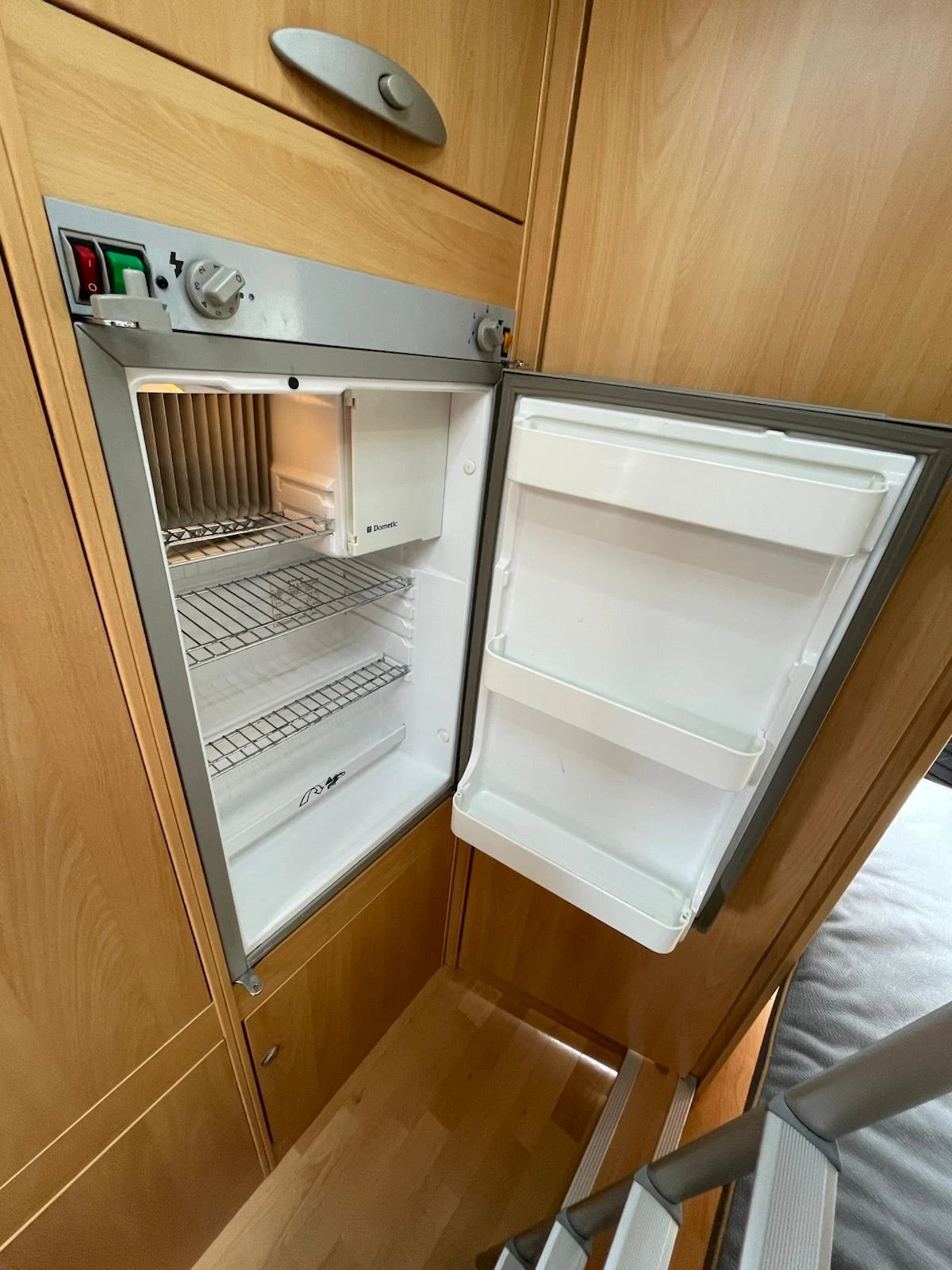 Кемпер Adria 4twin, снимка 9 - Каравани и кемпери - 54175694