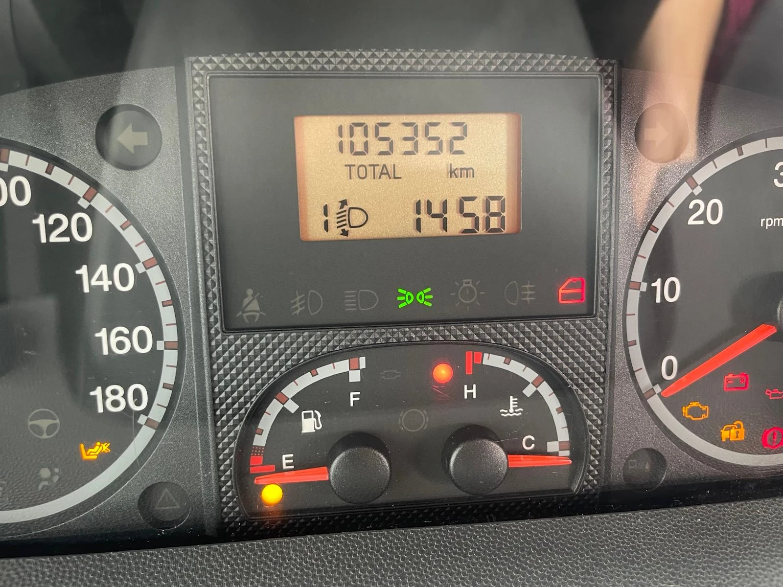 Кемпер Adria 4twin, снимка 11 - Каравани и кемпери - 54175694