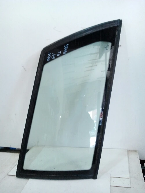 Стъкло задто ляво Фолксваген Пасат Б4 комби