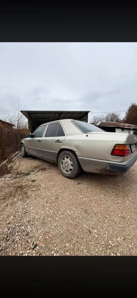 Mercedes-Benz 124 200E , снимка 3