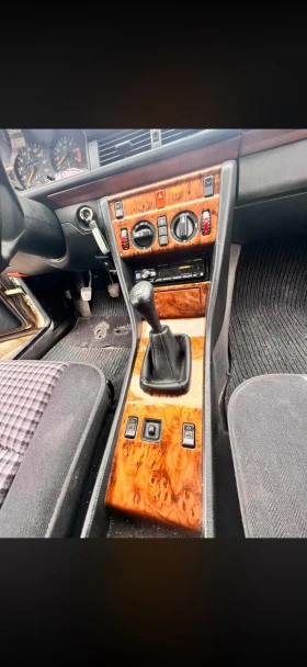 Mercedes-Benz 124 200E , снимка 10
