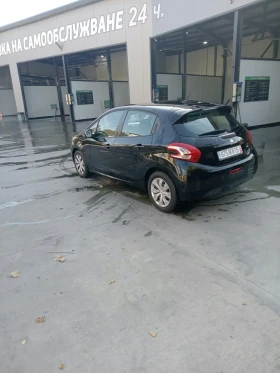 Peugeot 208 1.2 2013 , снимка 2