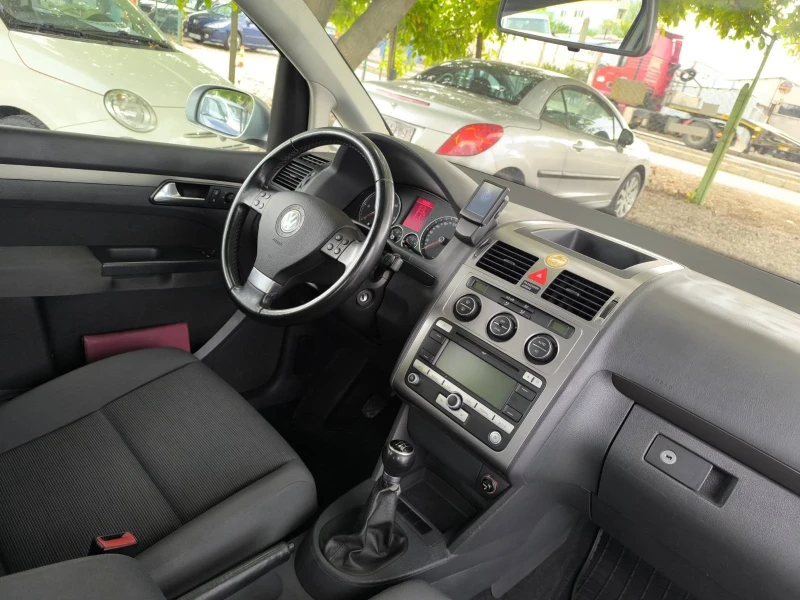 VW Touran 1.9 TDI 105kc, снимка 5 - Автомобили и джипове - 47443768