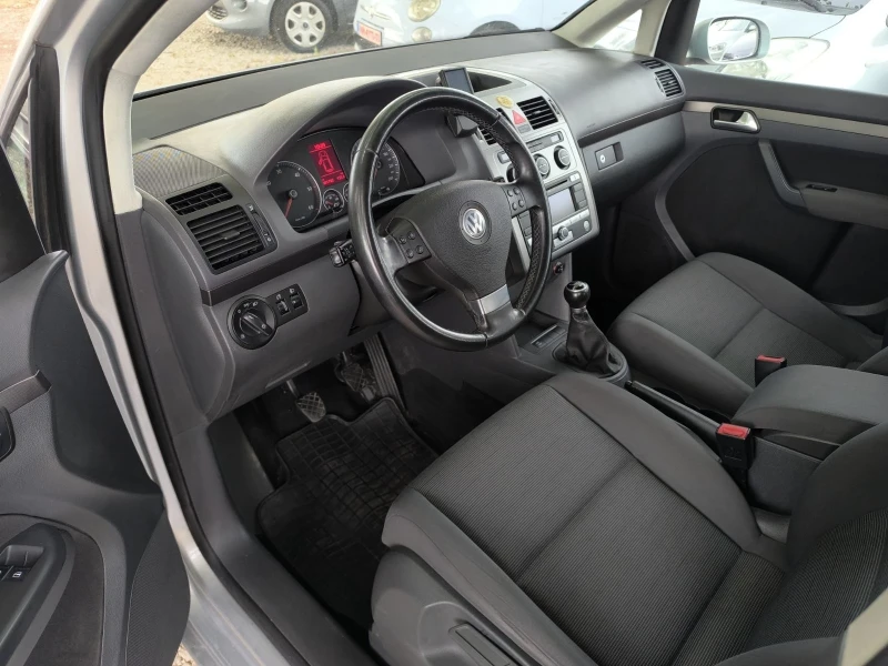 VW Touran 1.9 TDI 105kc, снимка 6 - Автомобили и джипове - 47443768