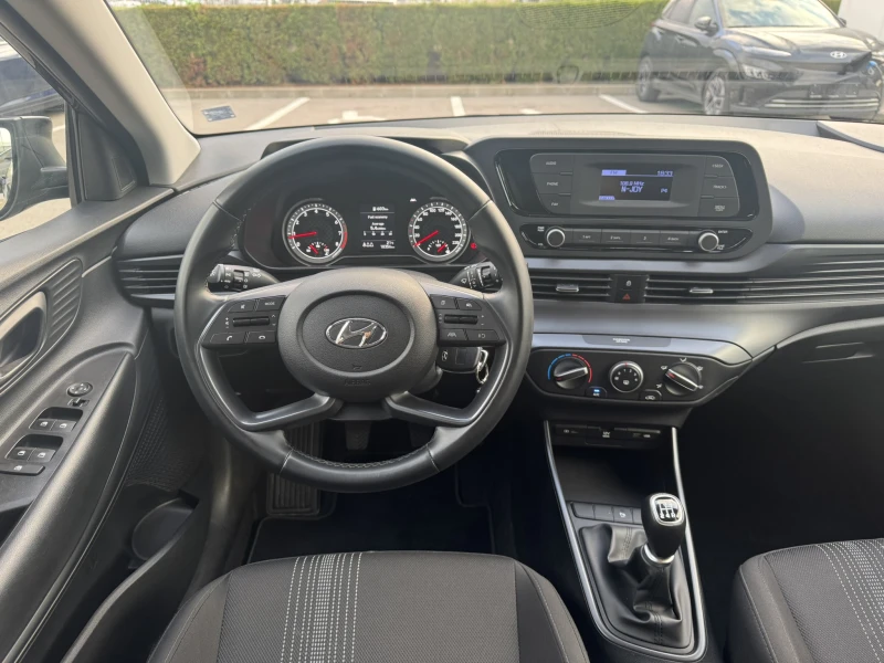 Hyundai I20, снимка 9 - Автомобили и джипове - 47410588