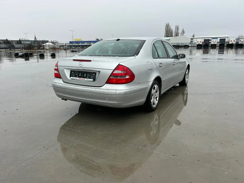 Mercedes-Benz E 220 2.2CDI-150k. Автоматик, Реални км, Евро4, снимка 14 - Автомобили и джипове - 48239838