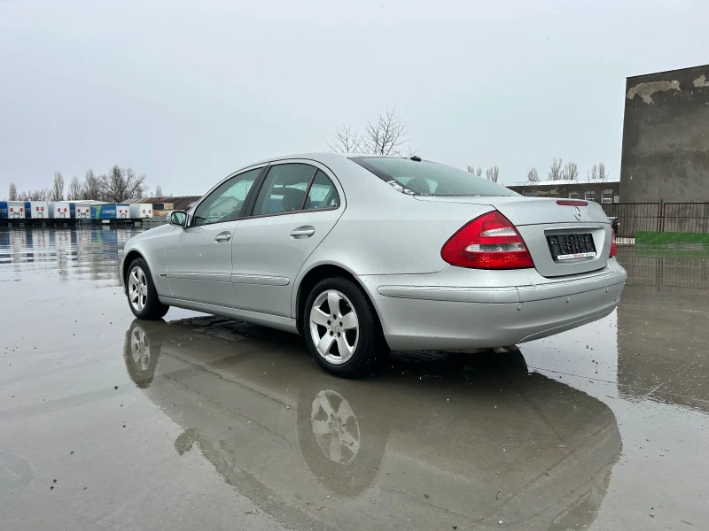 Mercedes-Benz E 220 2.2CDI-150k. Автоматик, Реални км, Евро4, снимка 13 - Автомобили и джипове - 48239838