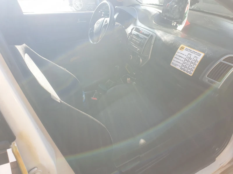 Hyundai I20  1 3 газ  2013 5999 лв, снимка 10 - Автомобили и джипове - 52154358