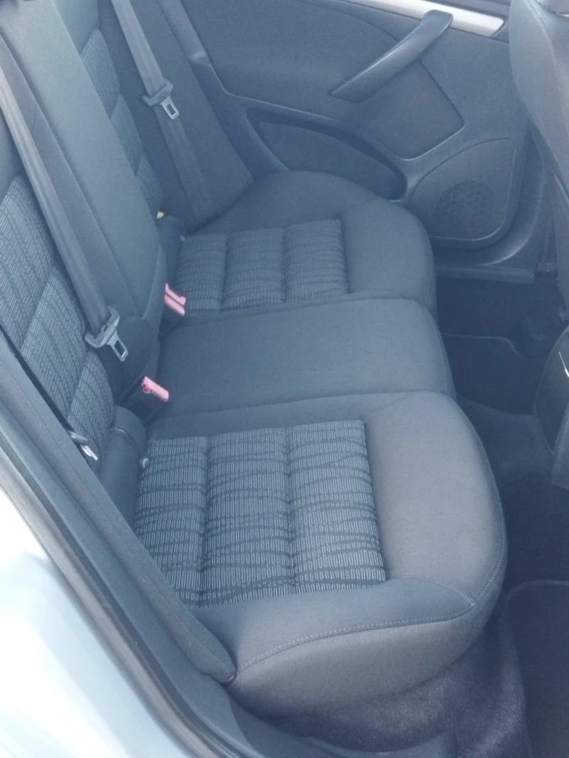 Skoda Octavia 1.8 TSI 4x4, снимка 10 - Автомобили и джипове - 52232847