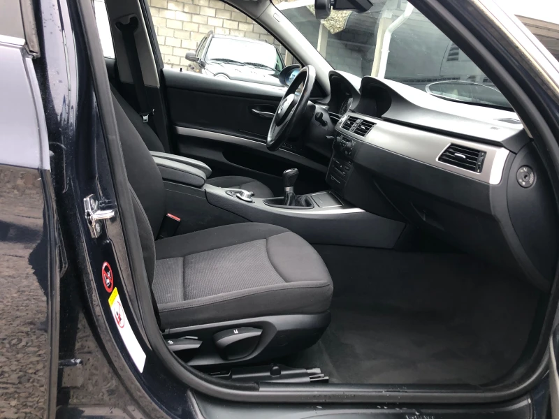 BMW 325 i ШВЕЙЦАРИЯ, снимка 7 - Автомобили и джипове - 52481771