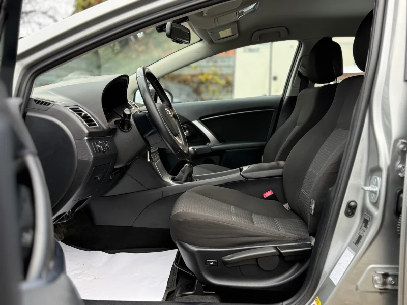 Toyota Avensis 1.8i-147КС ФЕЙСЛИФТ / КАМЕРА / НАВИГАЦИЯ/КАТО НОВА, снимка 8 - Автомобили и джипове - 52495982