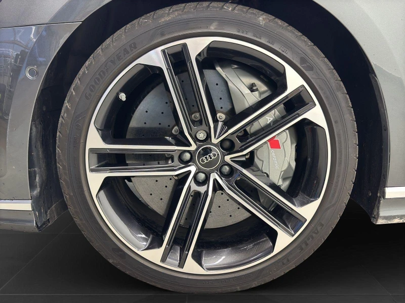 Audi S8 QUATTRO KERAMIK B&O MATRIX, снимка 3 - Автомобили и джипове - 52758809