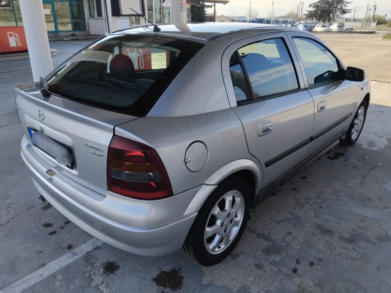 Opel Astra 1, 6, снимка 4 - Автомобили и джипове - 52791778