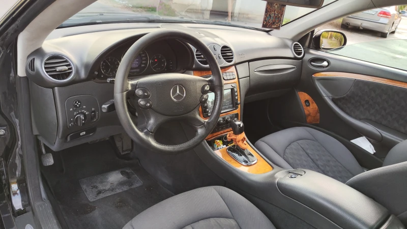 Mercedes-Benz CLK 270, снимка 7 - Автомобили и джипове - 53445312