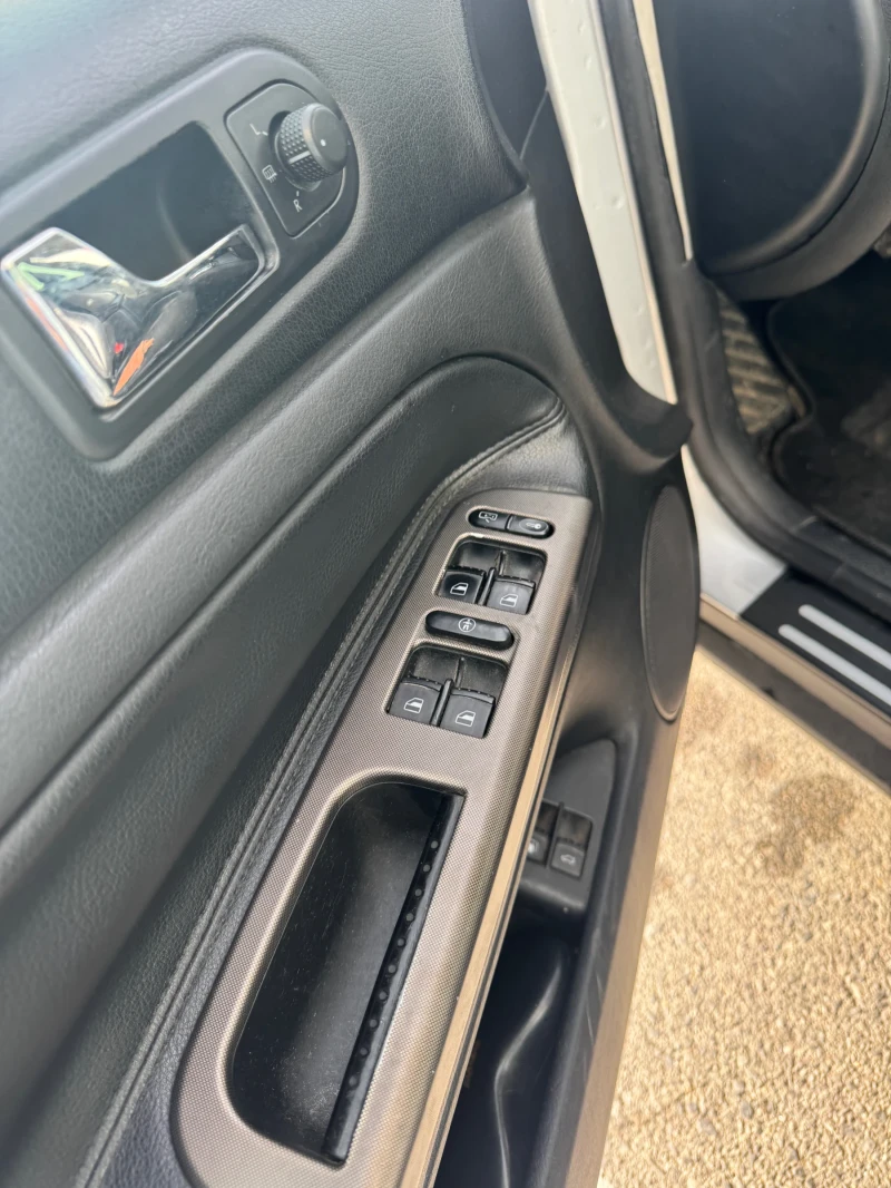 VW Passat 2.8 V6 4motion газ-бензин , снимка 14 - Автомобили и джипове - 53488113
