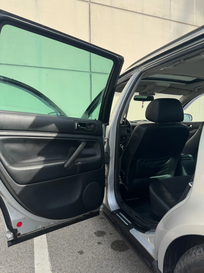 VW Passat 2.8 V6 4motion газ-бензин , снимка 17 - Автомобили и джипове - 53488113